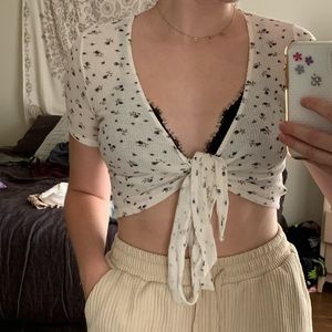 Brandy Melville tie crop top
